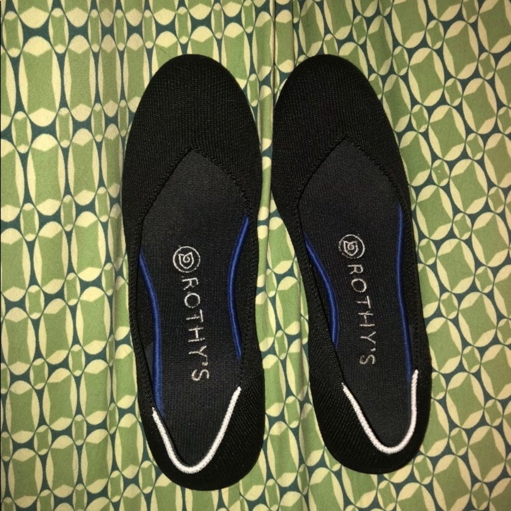 Pair of Adorable Black Rothy’s Flats!